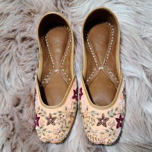 Handmade Elegant Punjabi Jutti / Khussa for Women